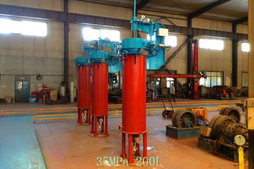 Supercritical extraction equipment