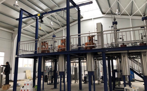 Supercritical extraction equipment